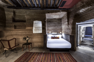 Carus cave Hotel